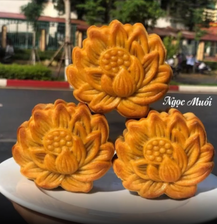 125g / 150g Large lotus flower mooncake mould plunger presser mooncake mold